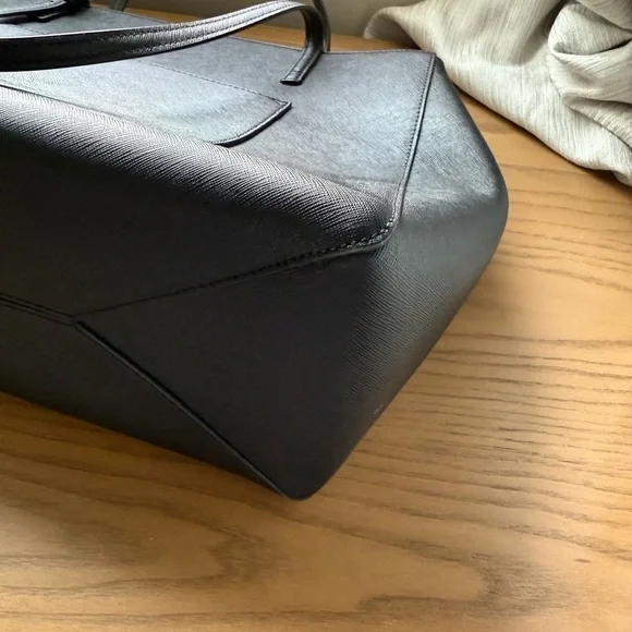 Tory Burch Black Saffiano Leather Tote Bag - Picture 8 of 9